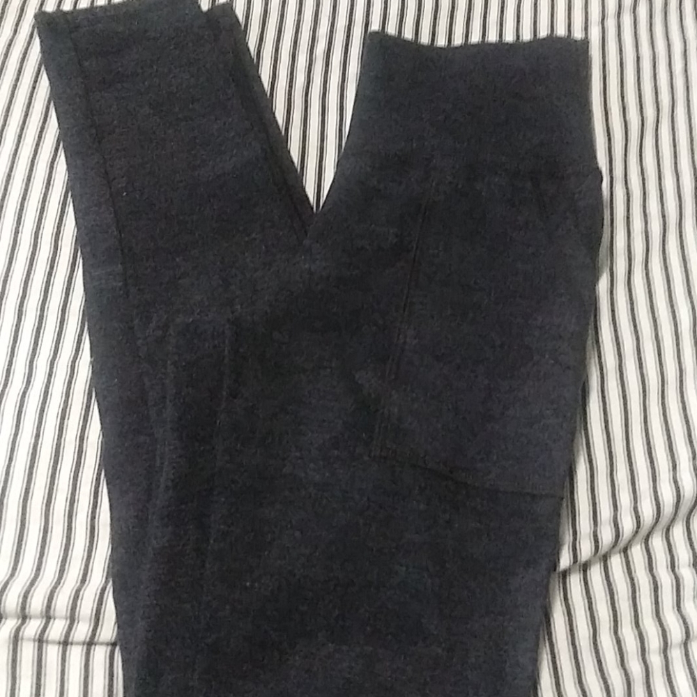 Aerie Camo chill and move small like new legging